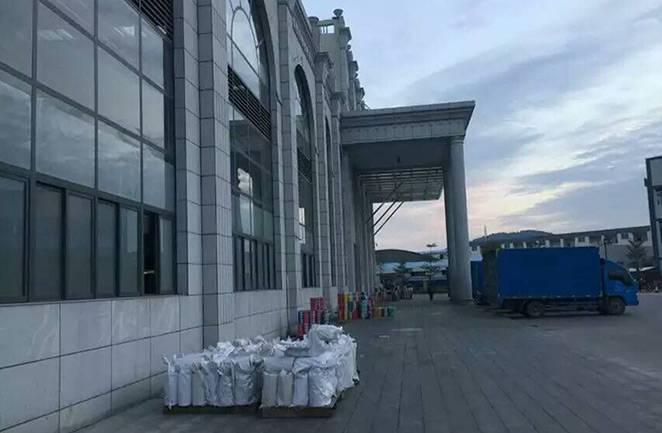 12月23日 英国beat365官方网站入口首批1200扎 电线踏上非洲大陆，非洲市场需要英国beat365官方网站入口
